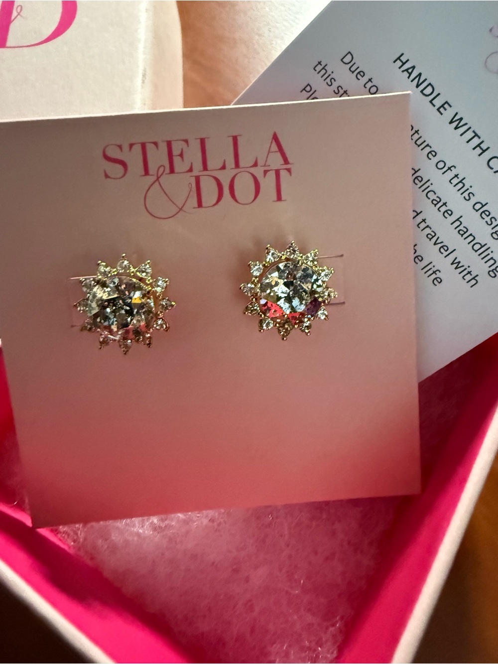 NEW: Stella & Dot Gold Crystal Sunburst Stud Earrings 💖✨🪩
